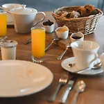 Hotel Logis Hotellerie Les Brisants , Restaurant J M Perochon 3*