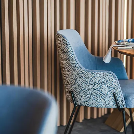 Hotellerie Les Brisants , Restaurant J M Perochon Hotel