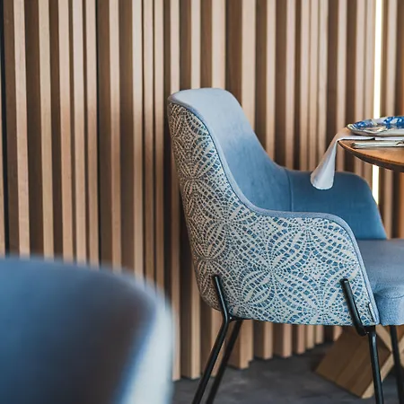 Hotel Logis Hôtellerie Les Brisants , Restaurant J M Perochon 3*