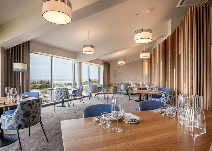 Szálloda Logis Hotellerie Les Brisants , Restaurant J M Perochon 3*