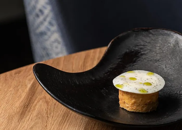 Logis Hotellerie Les Brisants , Restaurant J M Perochon 3*