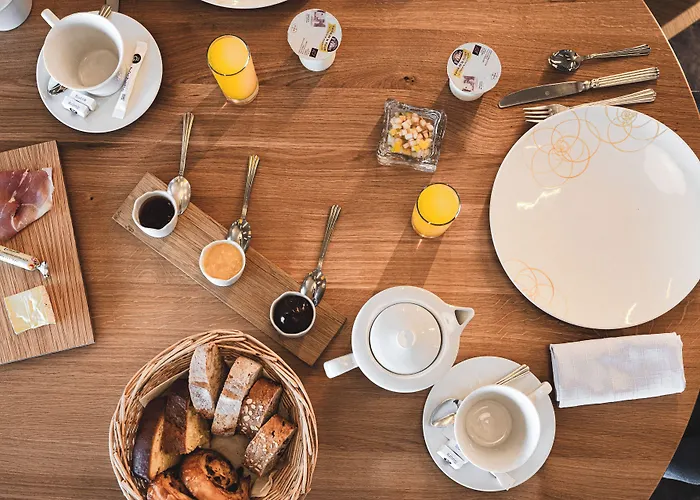 Logis Hotellerie Les Brisants , Restaurant J M Perochon 3*