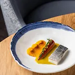 Hotel Logis Hotellerie Les Brisants , Restaurant J M Perochon