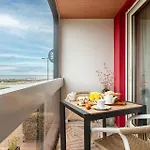 Logis Hotellerie Les Brisants , Restaurant J M Perochon