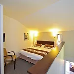 Hotel Logis Hotellerie Les Brisants , Restaurant J M Perochon 3*