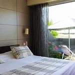 Hotel Logis Hotellerie Les Brisants , Restaurant J M Perochon