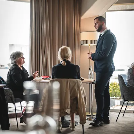 Logis Hotellerie Les Brisants , Restaurant J M Perochon 酒店 3*
