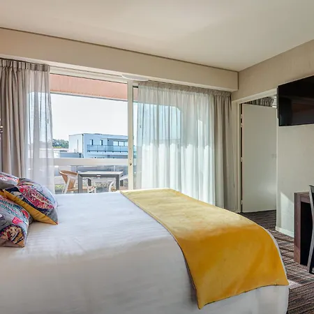 فندق Logis Hotellerie Les Brisants , Restaurant J M Perochon 3*