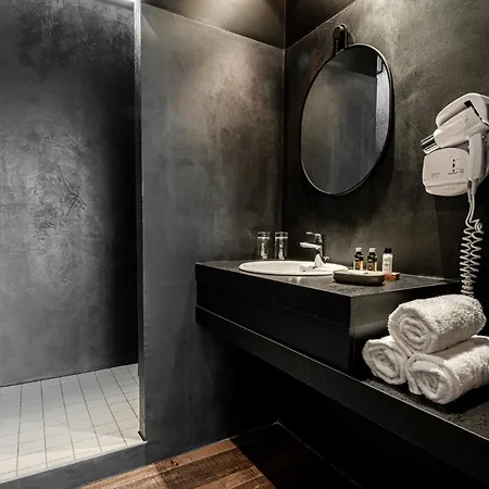 Logis Hotellerie Les Brisants , Restaurant J M Perochon فندق