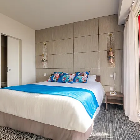 Hotel Logis Hotellerie Les Brisants , Restaurant J M Perochon 3*