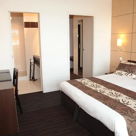 Logis Hotellerie Les Brisants , Restaurant J M Perochon فندق 3*