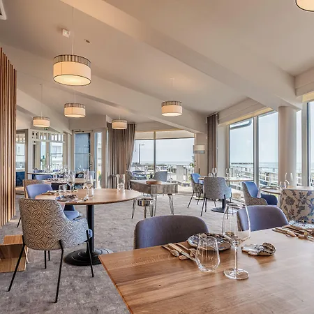 Logis Hotellerie Les Brisants , Restaurant J M Perochon 3*