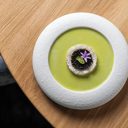 Hotel Logis Hotellerie Les Brisants , Restaurant J M Perochon 3*