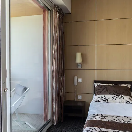 Logis Hotellerie Les Brisants , Restaurant J M Perochon فندق