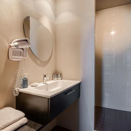 Hotel Logis Hotellerie Les Brisants , Restaurant J M Perochon 3*