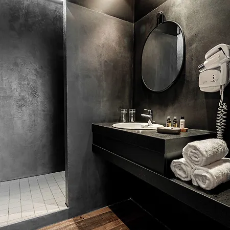 Logis Hotellerie Les Brisants , Restaurant J M Perochon 호텔