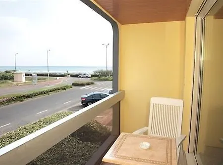 Hotel Logis Hotellerie Les Brisants , Restaurant J M Perochon