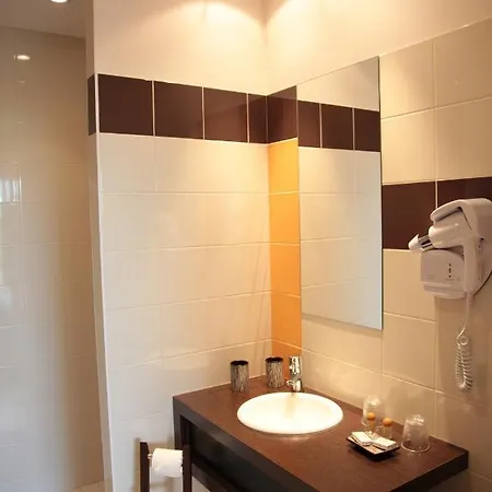 Logis Hotellerie Les Brisants , Restaurant J M Perochon Hotel 4*