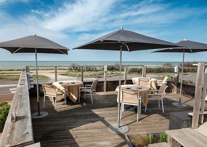 Logis Hotellerie Les Brisants , Restaurant J M Perochon 3*