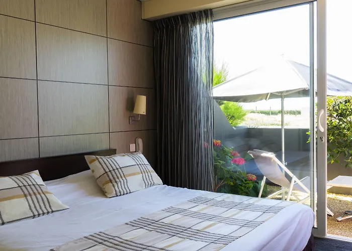 Hotel Logis Hotellerie Les Brisants , Restaurant J M Perochon