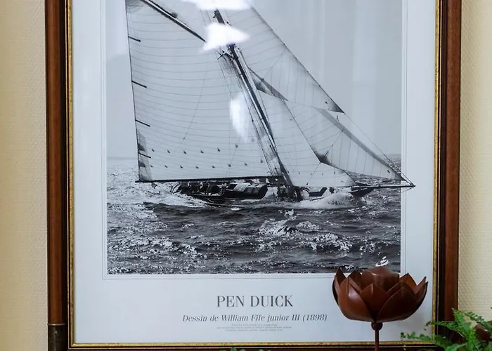 Hotel Logis Hotellerie Les Brisants , Restaurant J M Perochon 3*